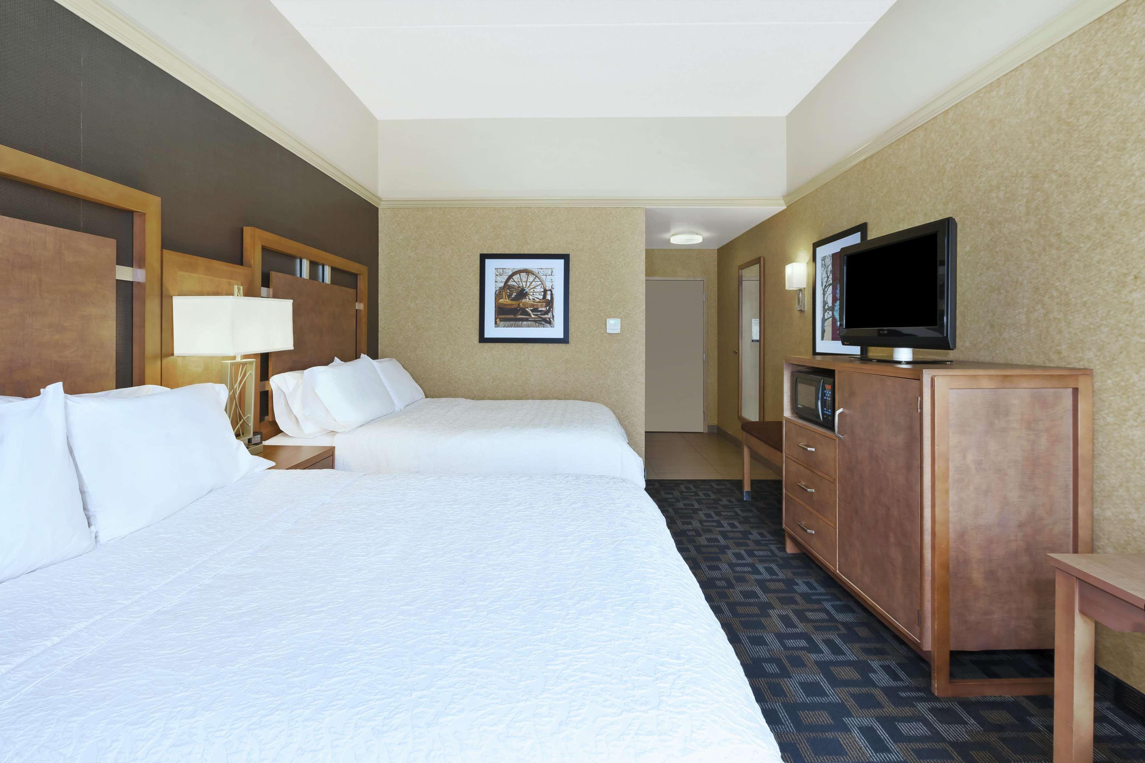 Hampton Inn Clinton Bagian luar foto