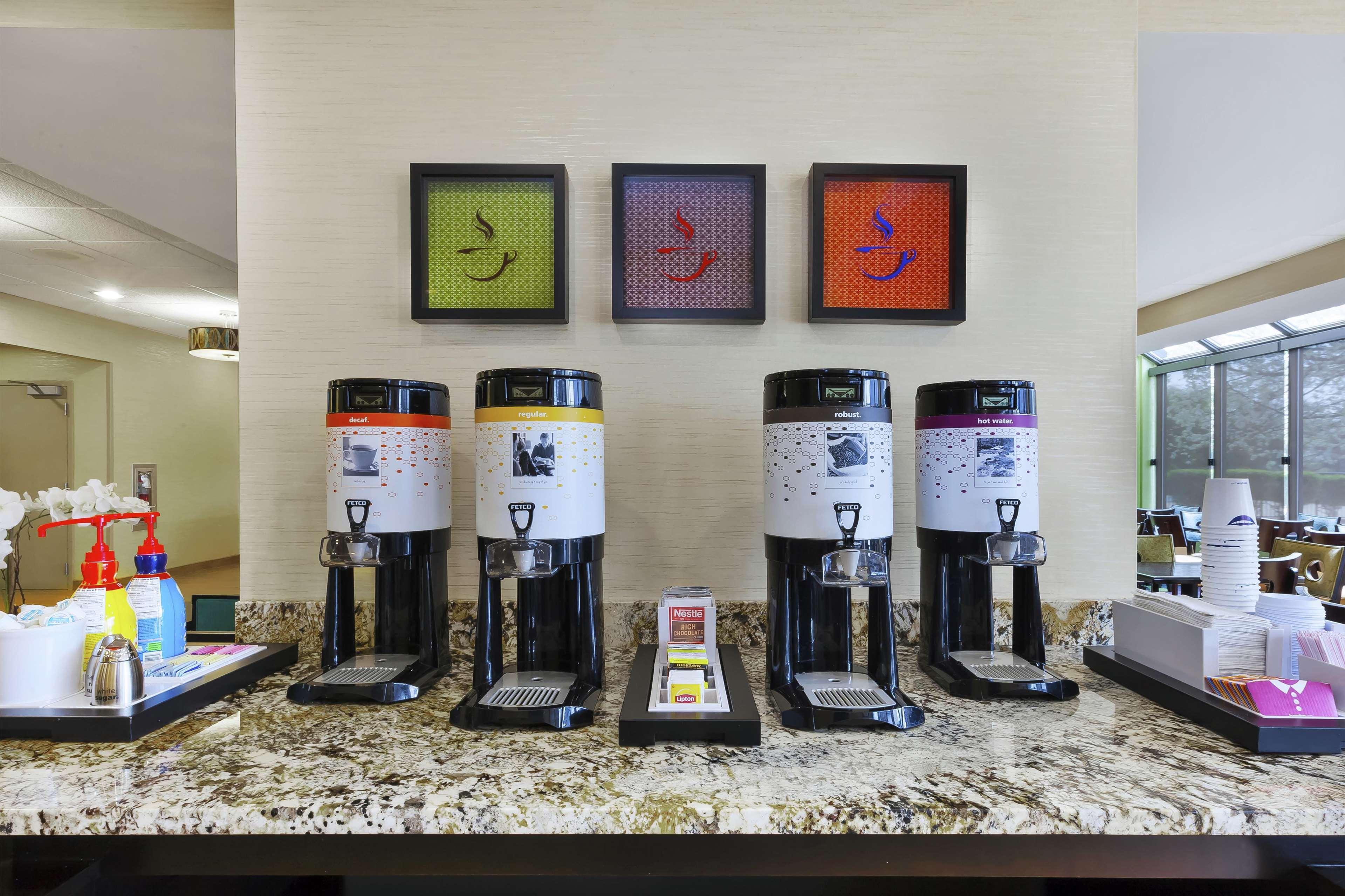 Hampton Inn Clinton Bagian luar foto
