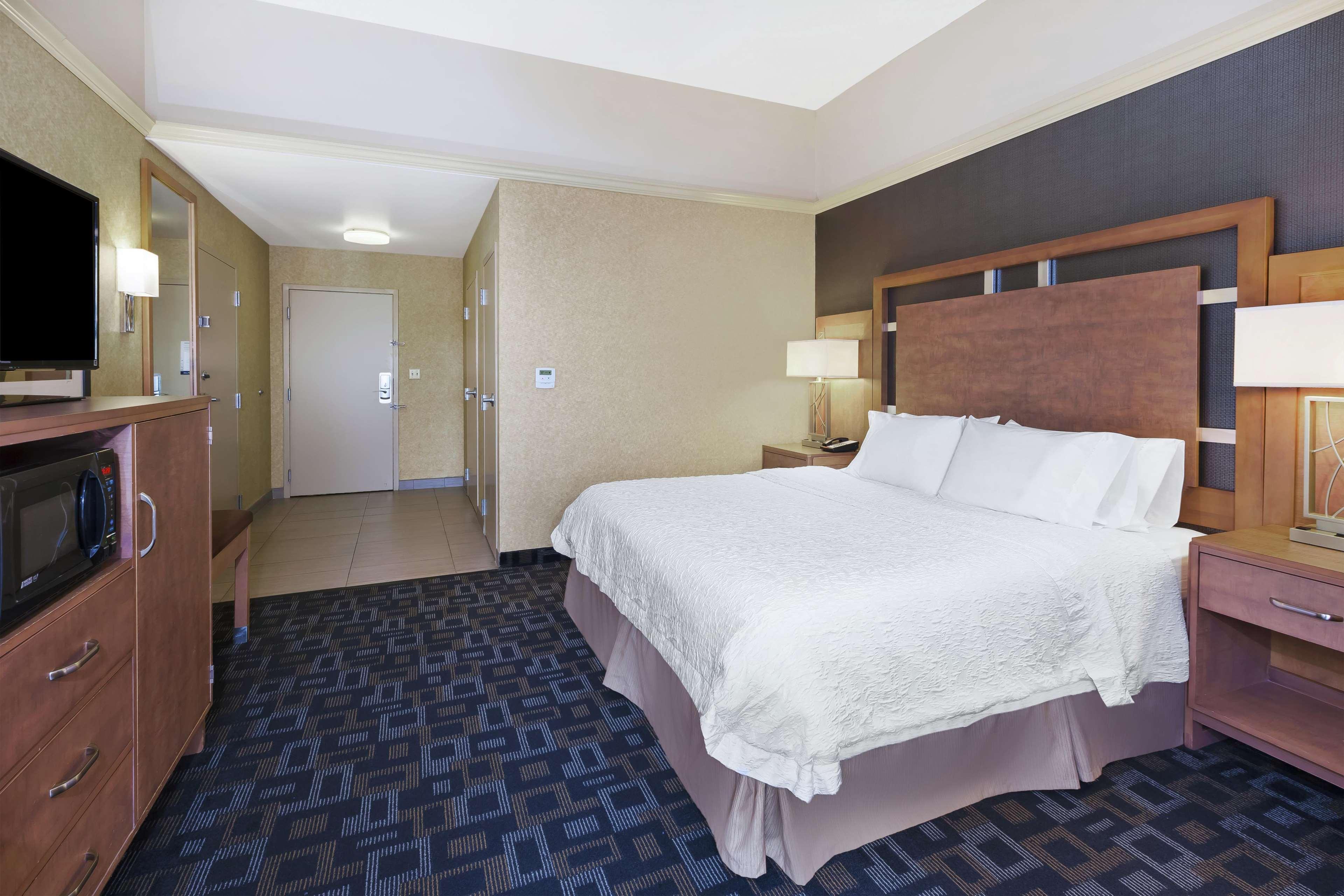 Hampton Inn Clinton Bagian luar foto