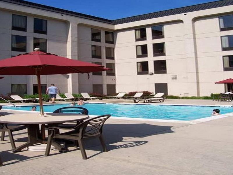 Hampton Inn Clinton Bagian luar foto