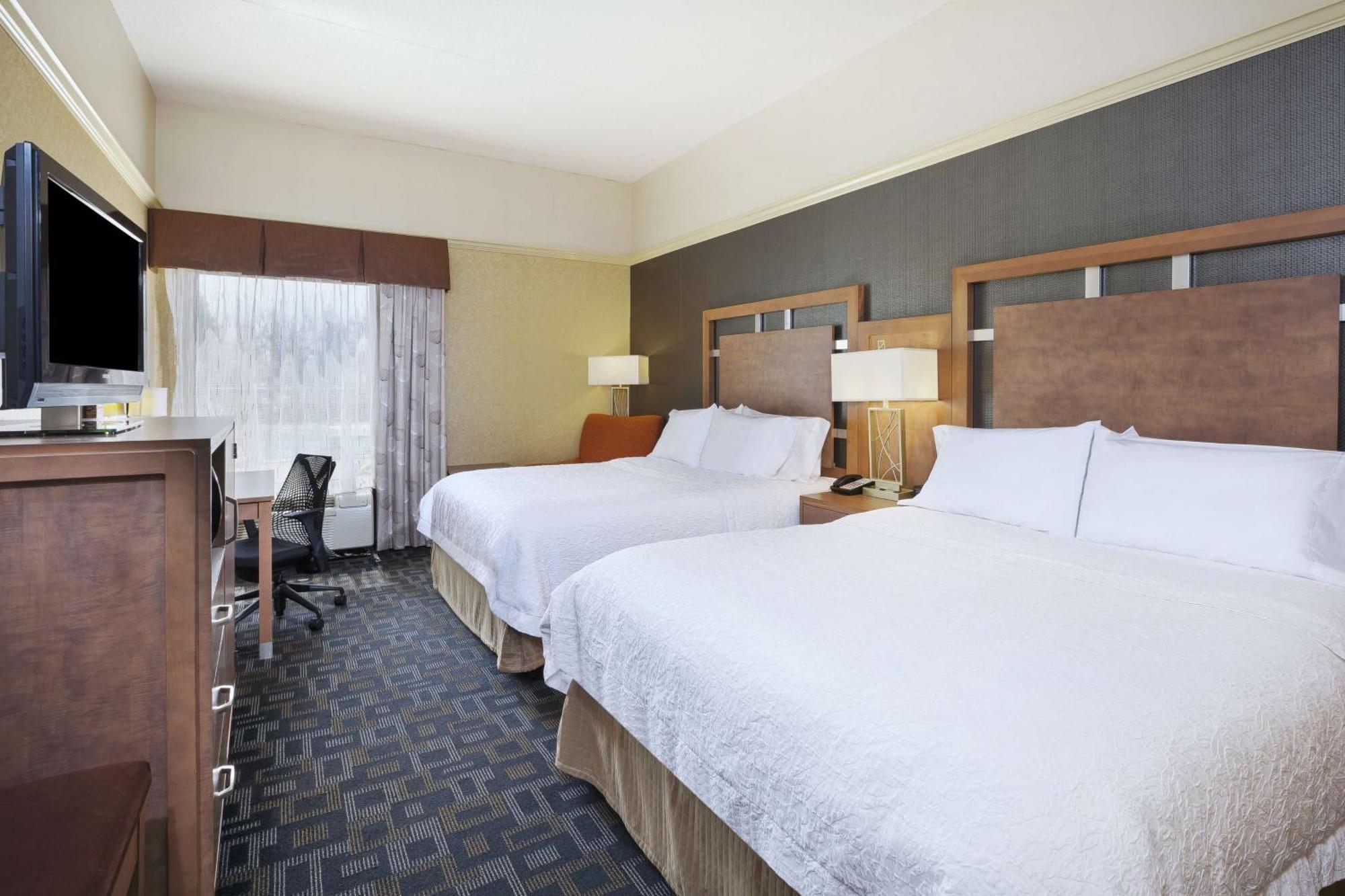 Hampton Inn Clinton Bagian luar foto